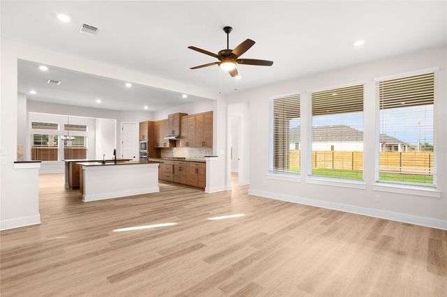 2116 Tobiano TRCE, Georgetown, TX 78633