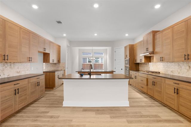 2116 Tobiano TRCE, Georgetown, TX 78633