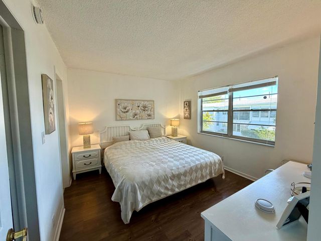 2551 W Golf Boulevard 204, Pompano Beach, FL 33064