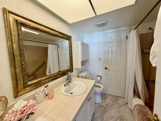 2551 W Golf Boulevard 204, Pompano Beach, FL 33064