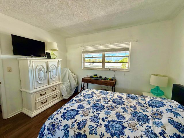 2551 W Golf Boulevard 204, Pompano Beach, FL 33064