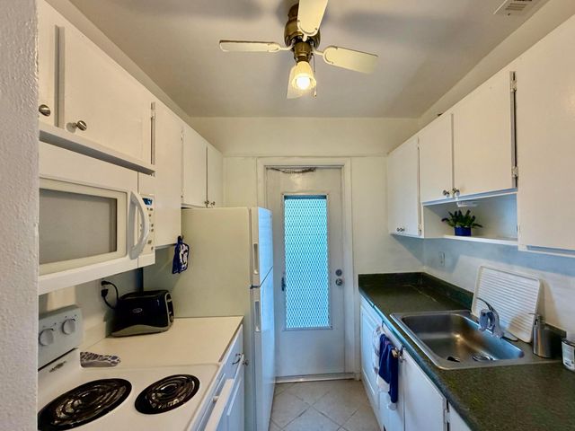 2551 W Golf Boulevard 204, Pompano Beach, FL 33064