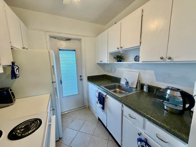 2551 W Golf Boulevard 204, Pompano Beach, FL 33064