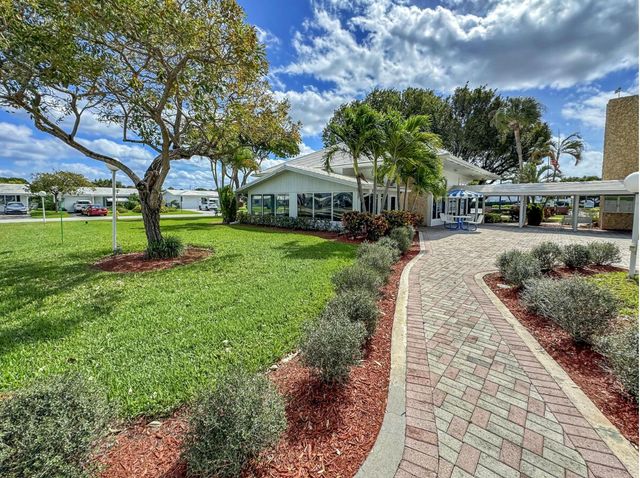 2551 W Golf Boulevard 204, Pompano Beach, FL 33064