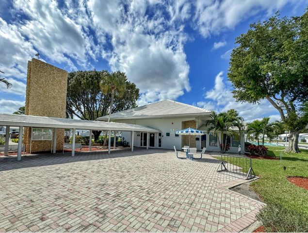 2551 W Golf Boulevard 204, Pompano Beach, FL 33064