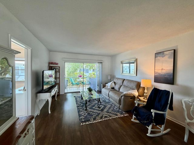 2551 W Golf Boulevard 204, Pompano Beach, FL 33064