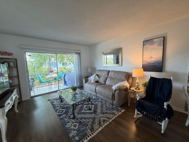 2551 W Golf Boulevard 204, Pompano Beach, FL 33064