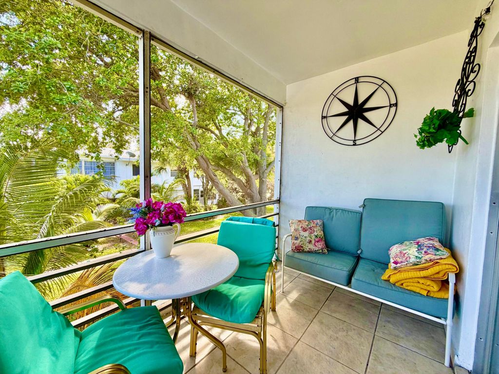 2551 W Golf Boulevard 204, Pompano Beach, FL 33064