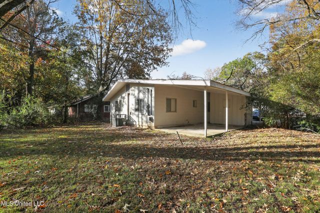 346 Queen Theresa Lane, Jackson, MS 39209