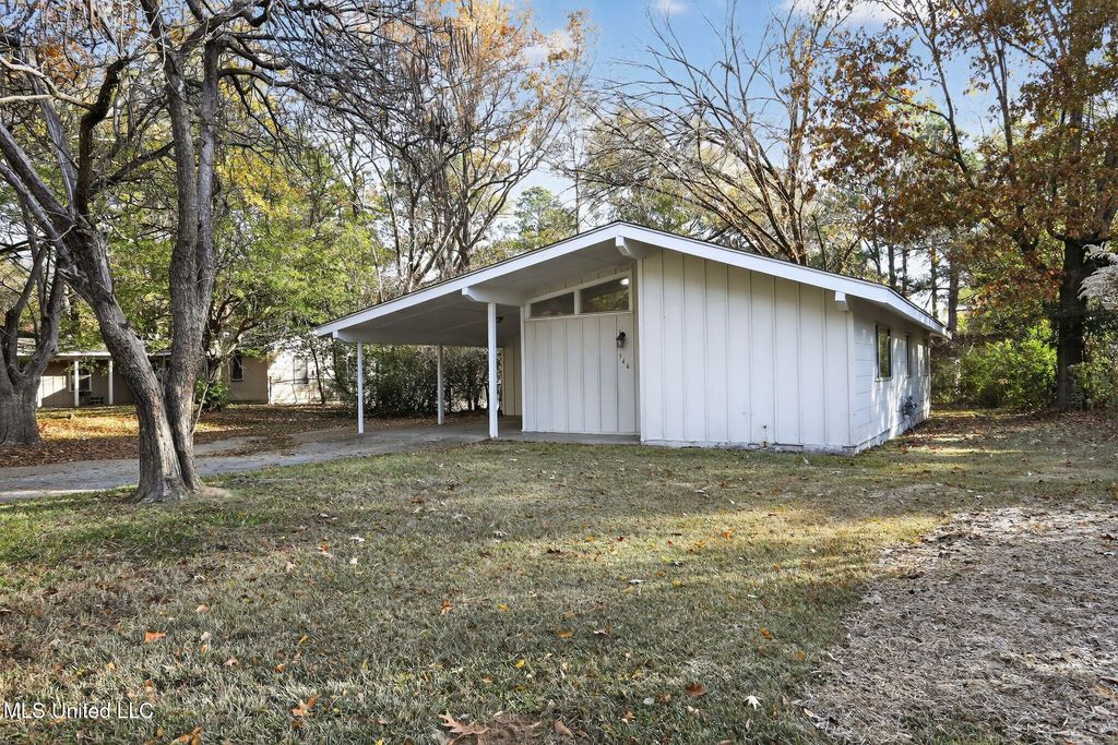 346 Queen Theresa Lane, Jackson, MS 39209