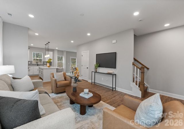 8821 Dogwood Drive, Charlotte, NC 28215