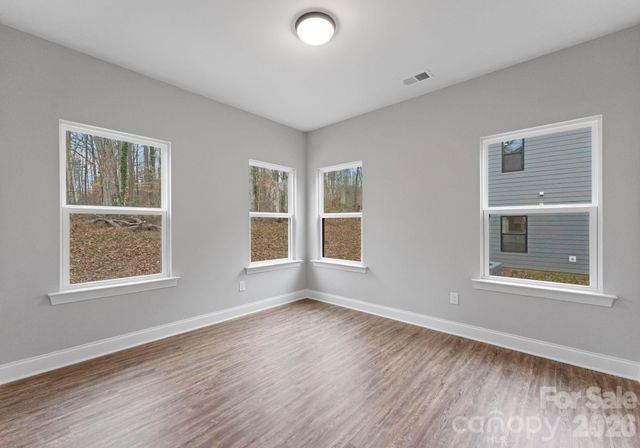 8821 Dogwood Drive, Charlotte, NC 28215