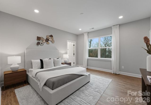 8821 Dogwood Drive, Charlotte, NC 28215