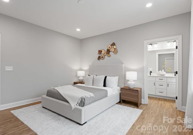 8821 Dogwood Drive, Charlotte, NC 28215