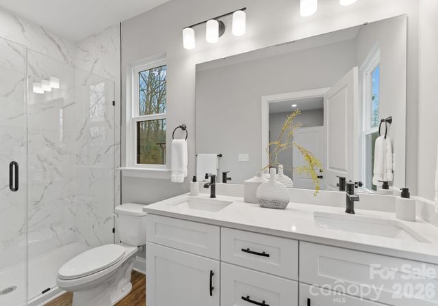 8821 Dogwood Drive, Charlotte, NC 28215