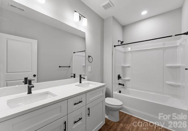 8821 Dogwood Drive, Charlotte, NC 28215