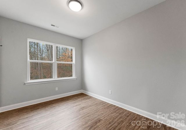 8821 Dogwood Drive, Charlotte, NC 28215