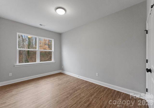 8821 Dogwood Drive, Charlotte, NC 28215