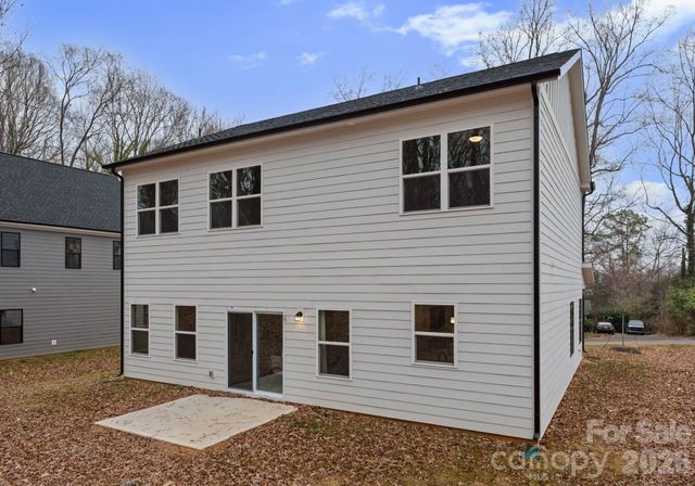 8821 Dogwood Drive, Charlotte, NC 28215