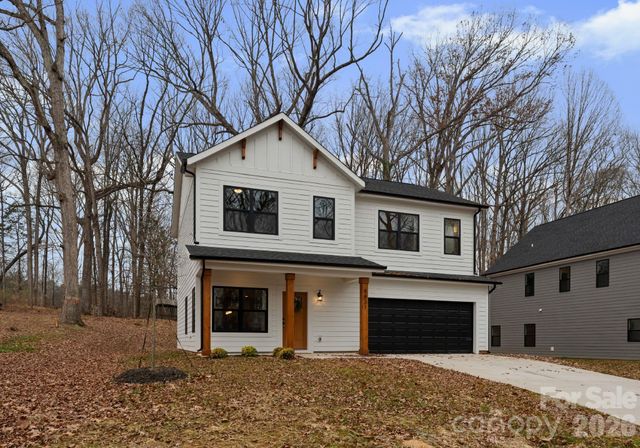 8821 Dogwood Drive, Charlotte, NC 28215