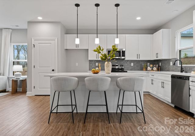 8821 Dogwood Drive, Charlotte, NC 28215