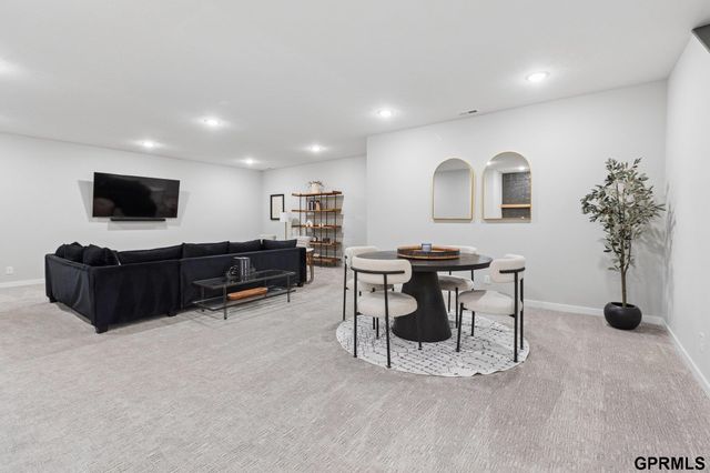 18515 Wirt Circle, Elkhorn, NE 68022