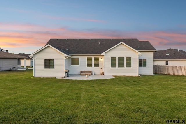 18515 Wirt Circle, Elkhorn, NE 68022