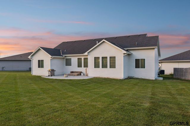 18515 Wirt Circle, Elkhorn, NE 68022