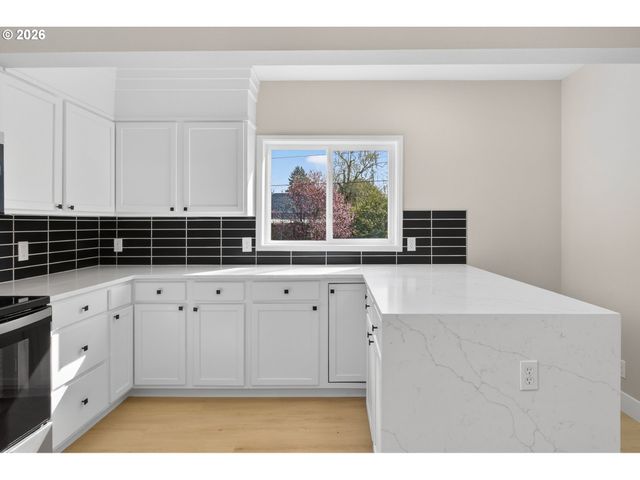 5609 Ne 32ND Ave, Portland, OR 97211