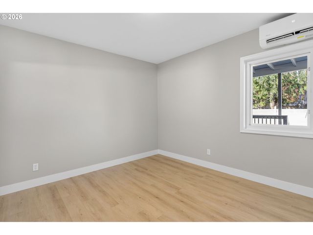 5609 Ne 32ND Ave, Portland, OR 97211