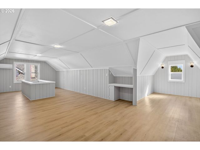 5609 Ne 32ND Ave, Portland, OR 97211