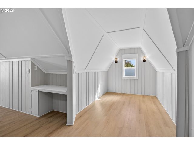 5609 Ne 32ND Ave, Portland, OR 97211