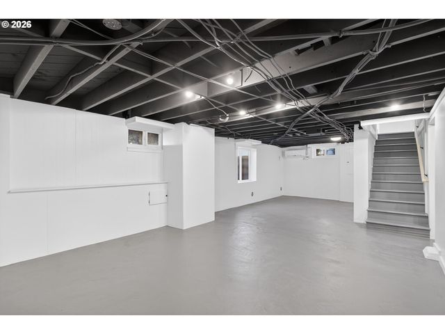 5609 Ne 32ND Ave, Portland, OR 97211