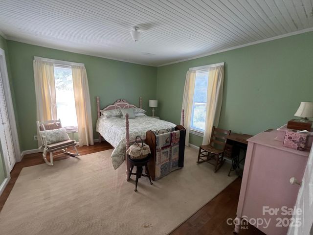 66 W Crawford Street, Old Fort, NC 28762