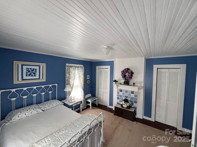 66 W Crawford Street, Old Fort, NC 28762