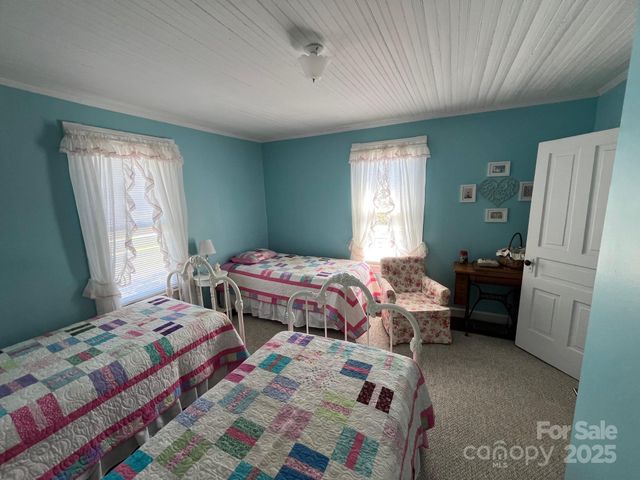 66 W Crawford Street, Old Fort, NC 28762