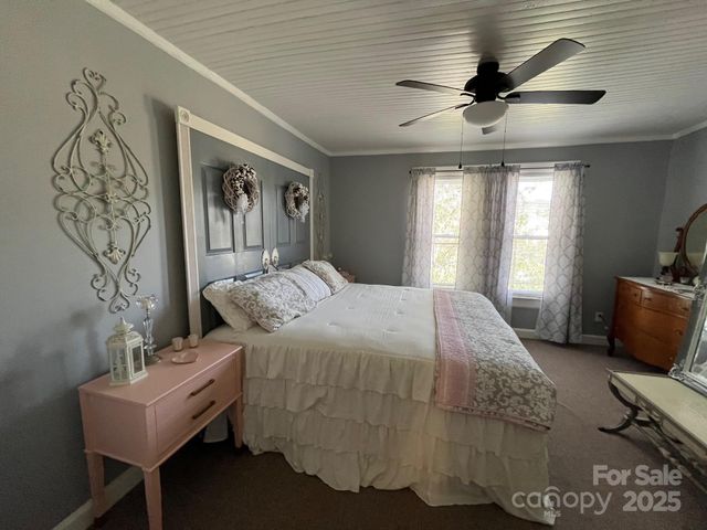 66 W Crawford Street, Old Fort, NC 28762