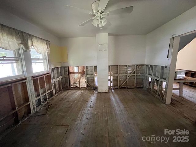 66 W Crawford Street, Old Fort, NC 28762