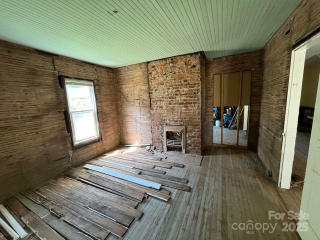 66 W Crawford Street, Old Fort, NC 28762