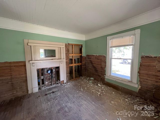 66 W Crawford Street, Old Fort, NC 28762