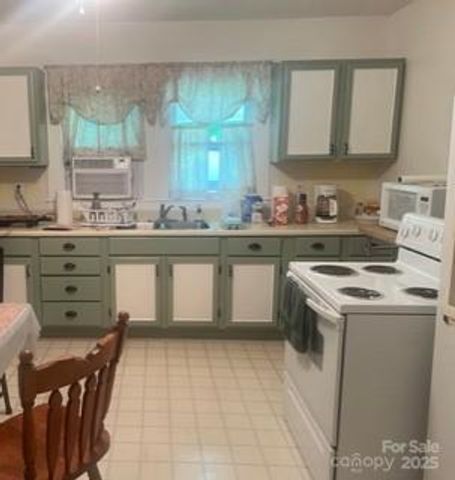 66 W Crawford Street, Old Fort, NC 28762