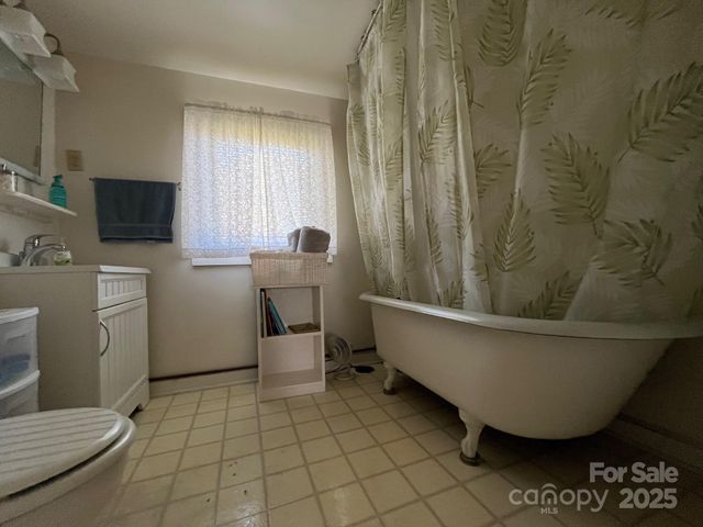 66 W Crawford Street, Old Fort, NC 28762