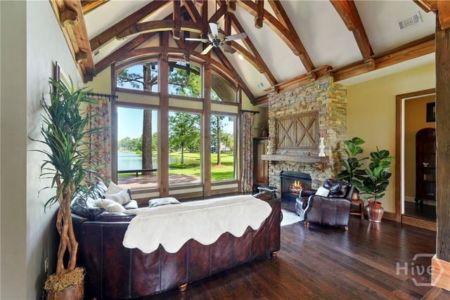 626 Chastain Circle, Richmond Hill, GA 31324