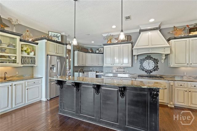 626 Chastain Circle, Richmond Hill, GA 31324