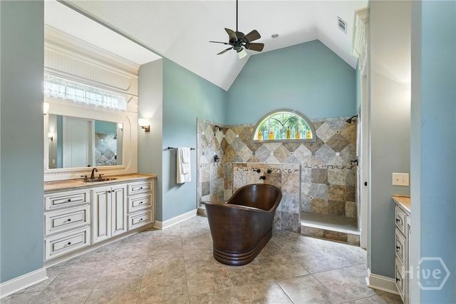 626 Chastain Circle, Richmond Hill, GA 31324