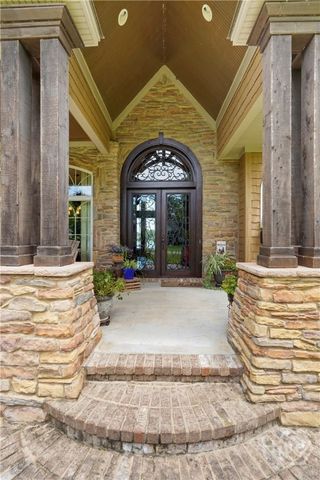 626 Chastain Circle, Richmond Hill, GA 31324