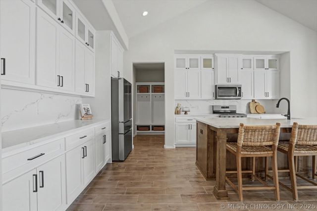 8998 E 163rd Street S, Bixby, OK 74008