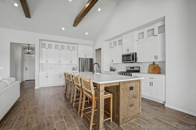 8998 E 163rd Street S, Bixby, OK 74008