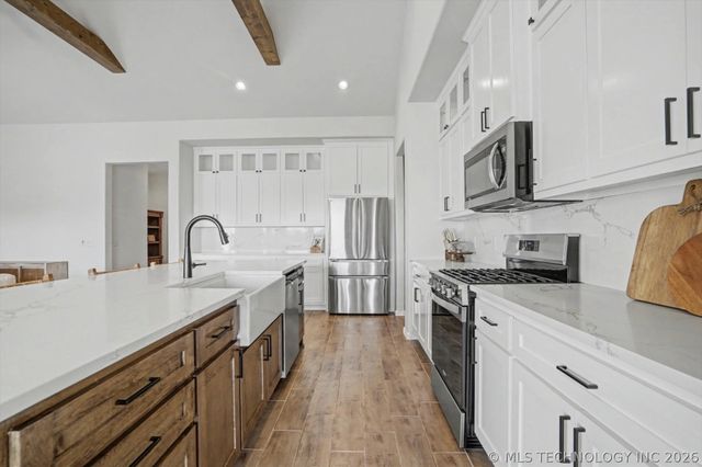 8998 E 163rd Street S, Bixby, OK 74008