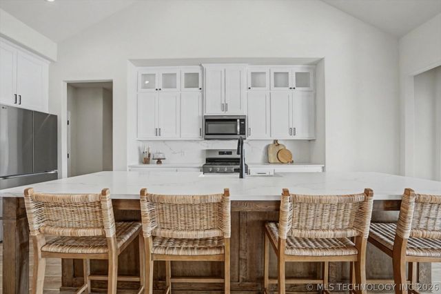 8998 E 163rd Street S, Bixby, OK 74008